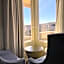 Cambria Landing Inn and Suites