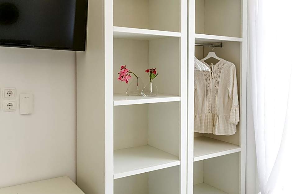 Alexandros Apartments