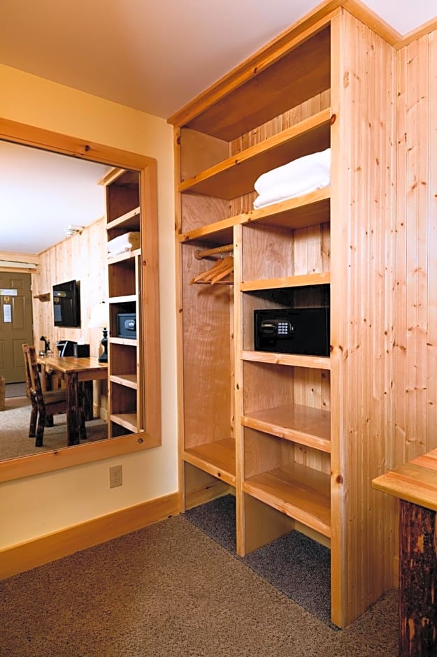 Adirondack Spruce Lodge