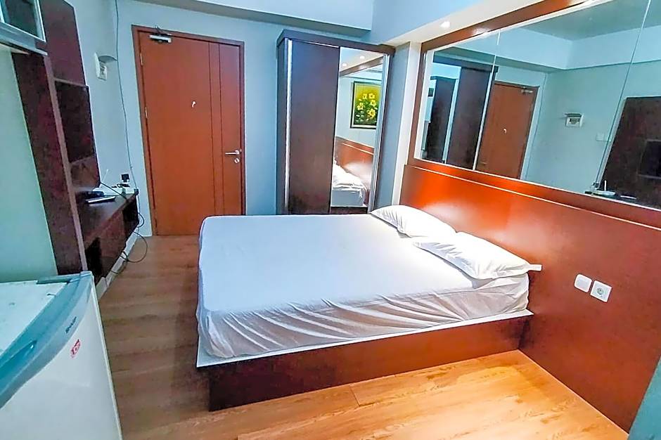 RedLiving Apartemen Green Lake View Ciputat - Juragan Rooms Tower B with Fast Wifi