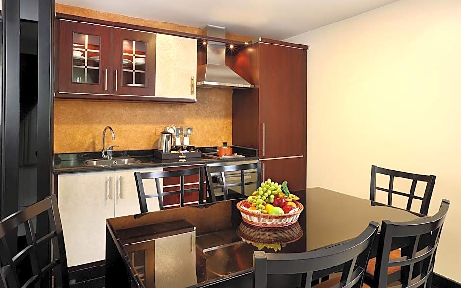 Royal Grand Suite Hotel