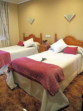 Twin Room with Private Bathroom