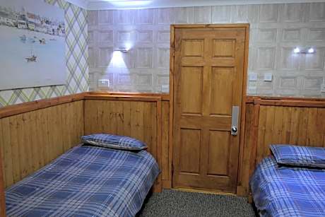 Twin Room with Private Bathroom