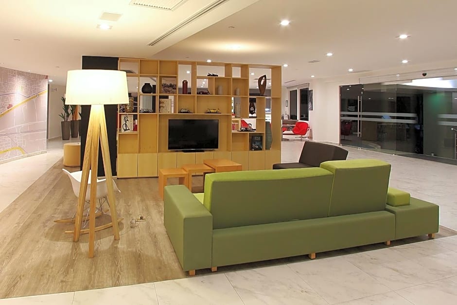 Fiesta Inn Express Perinorte