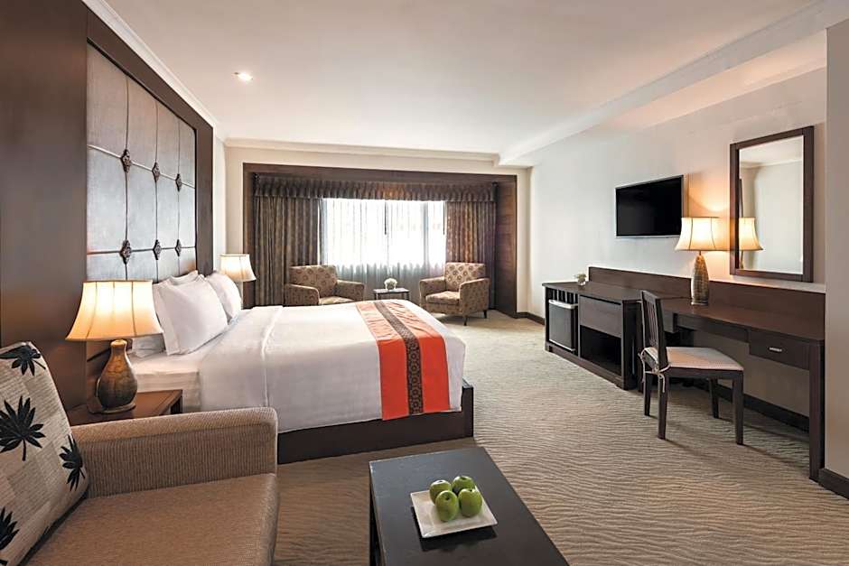 Photo 1 of 11 of Premium 1 King Bed