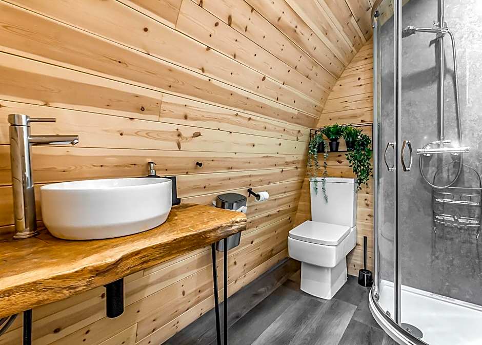 Peacock Lake Glamping