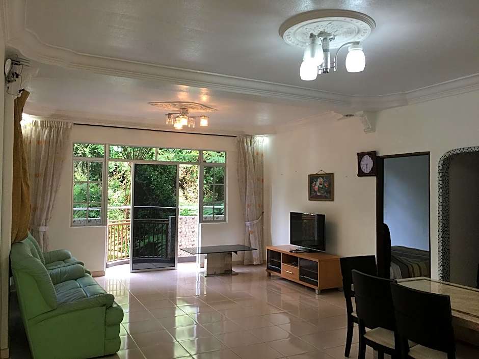 Cameron Pasar Malam Apartment @ Crown Imperial Court