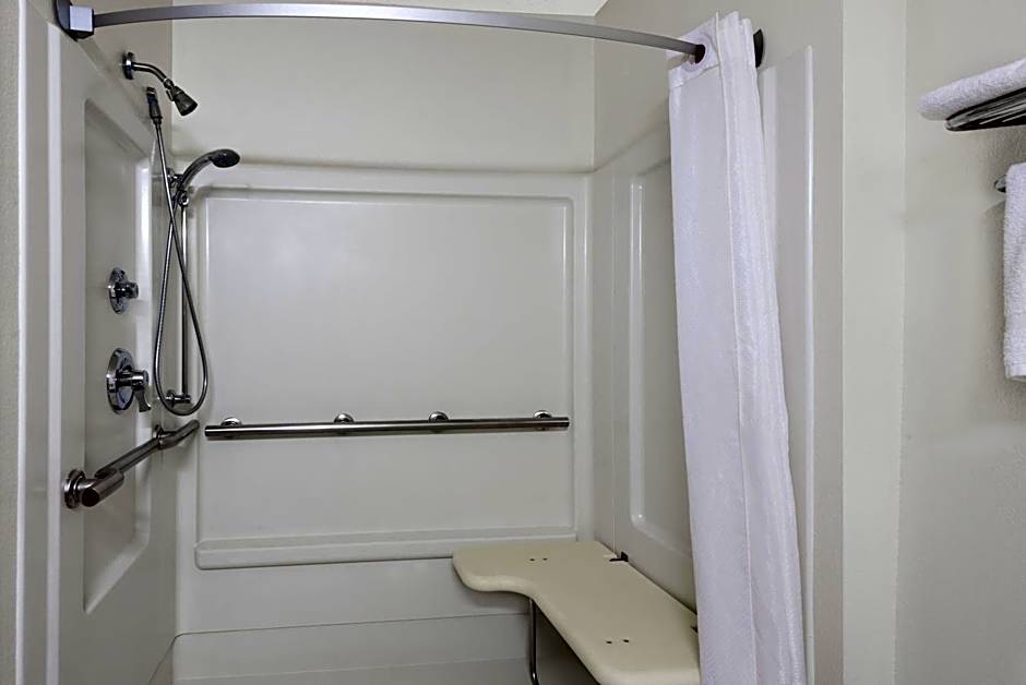 Super 8 by Wyndham Kent/Akron Area