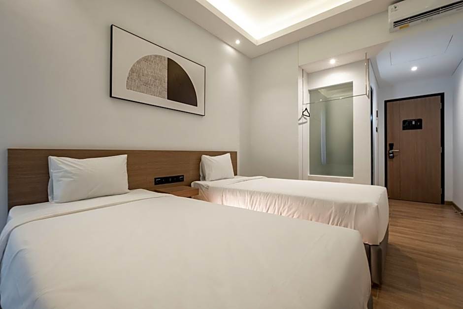 Photo 1 of 22 of Assa Hotel
