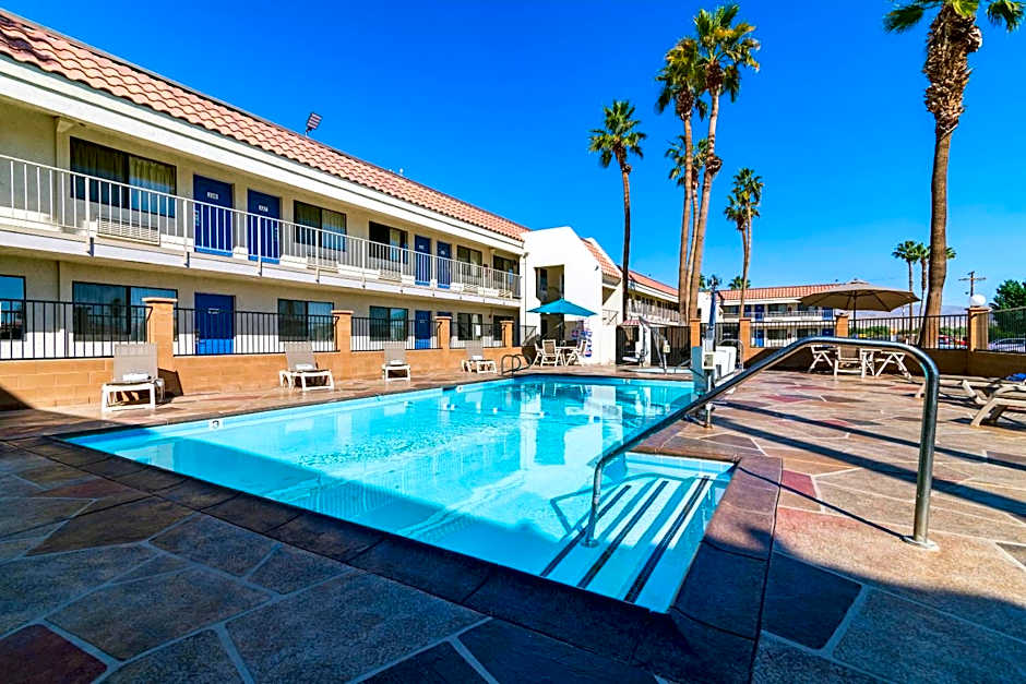 Rodeway Inn & Suites Thousand Palms - Rancho Mirage