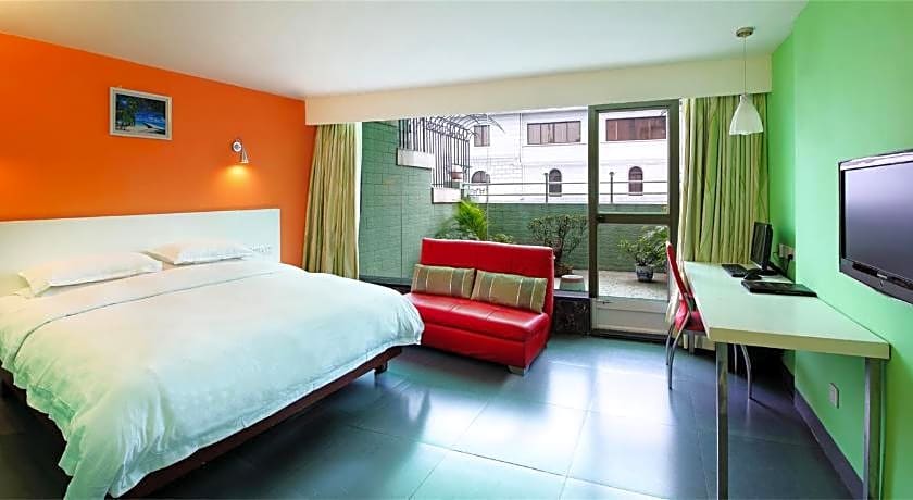 Ln White House Hotel