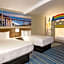 Days Inn & Suites by Wyndham Anaheim At Disneyland Park