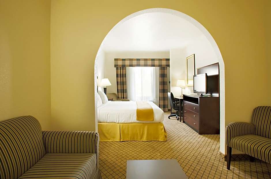 Photo 1 of 6 of King Suite