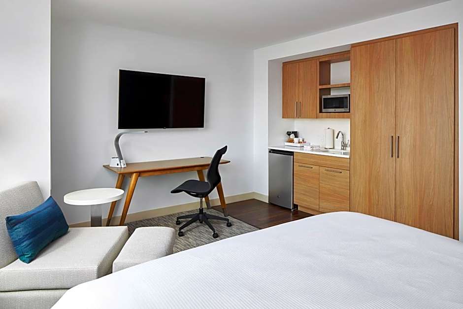 Photo 1 of 5 of Standard 1 King Bed