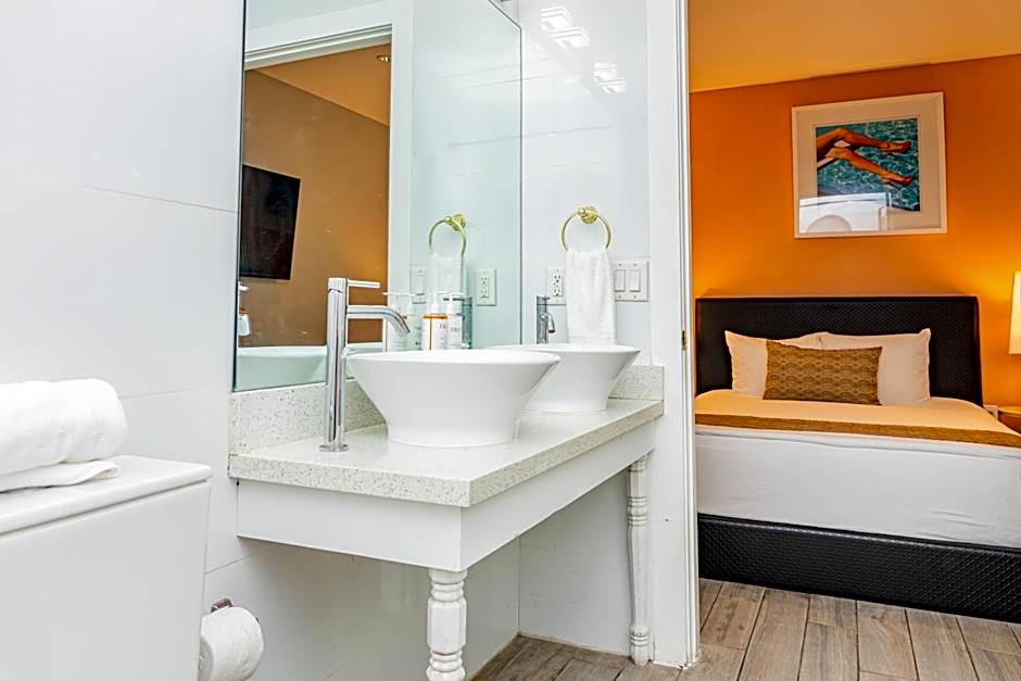 Oceanside Hotel and Suites