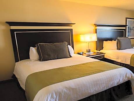 2 Queen Beds