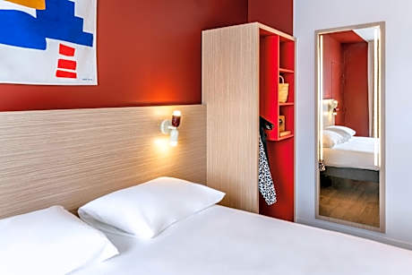 Standard Room with One Double Bed and Two Single Sleeping Arrangement