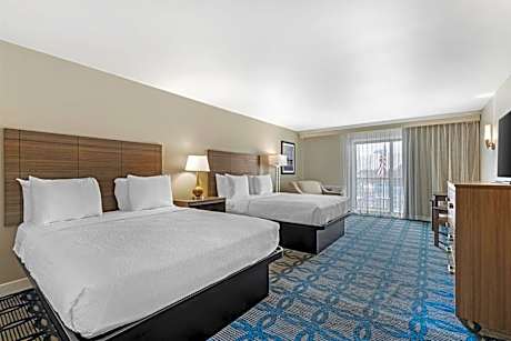 Queen Room with Two Queen Beds, Chair Bed, Balcony and Shower - Non-Smoking