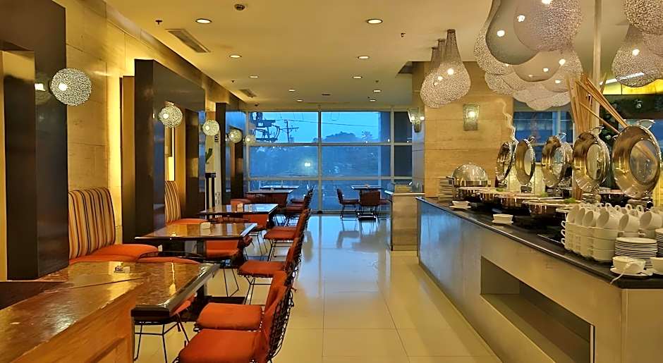 Crown Regency Hotel & Towers