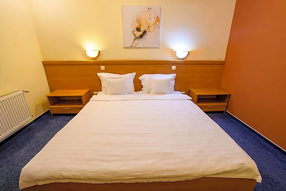 Hotel Torontal