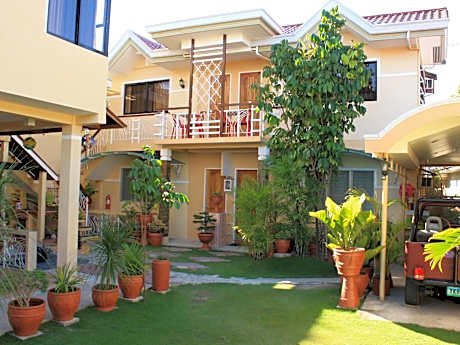 Oslob Malonzo Pension House