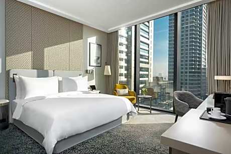 Club Premier Square View King