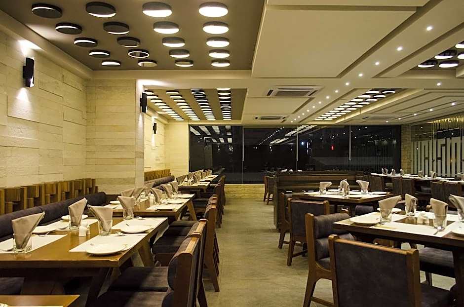 Hotel Grand Elegance