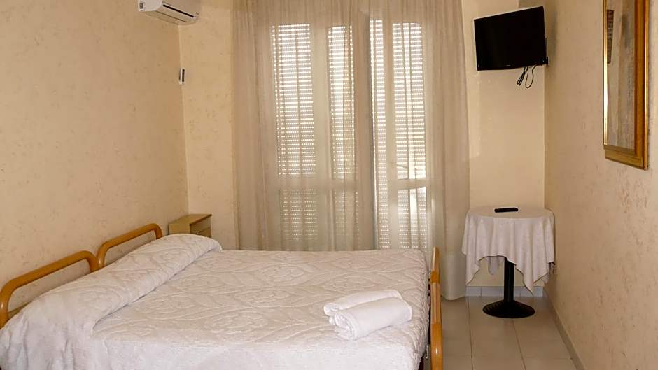 Foto 1 daripada 5 — 1 Double Bed or 2 Beds