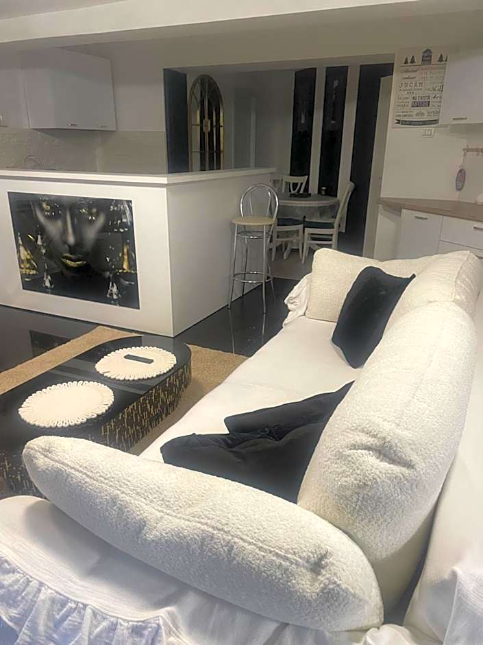 Hotel Jolie Apartments