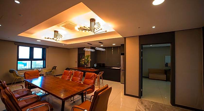 Hotel EMBLEDON