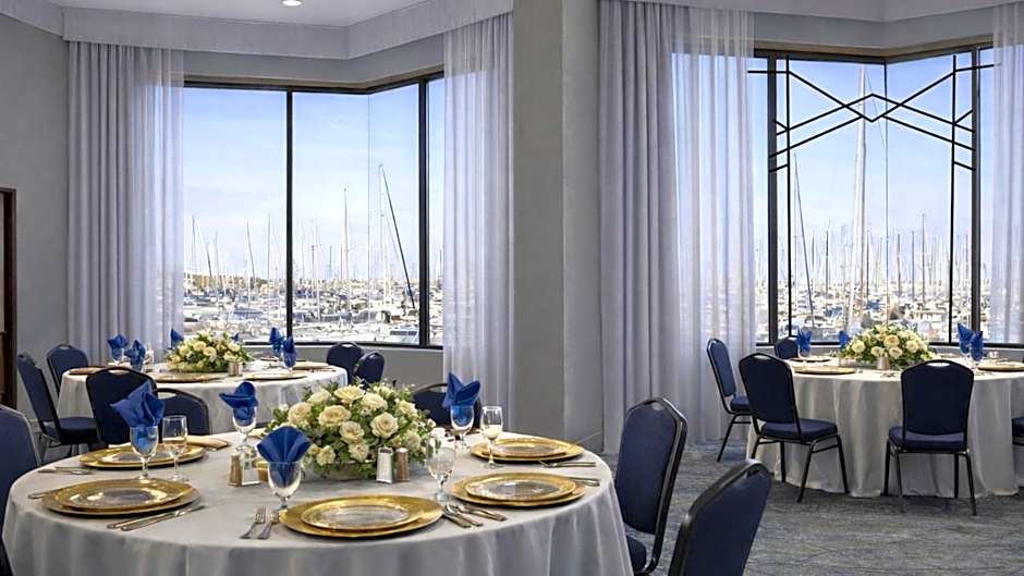 Holiday Inn Express Hotel & Suites Ventura Harbor By IHG