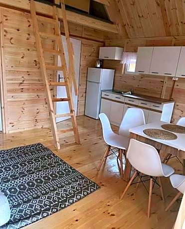 Domek letniskowy nad jeziorem