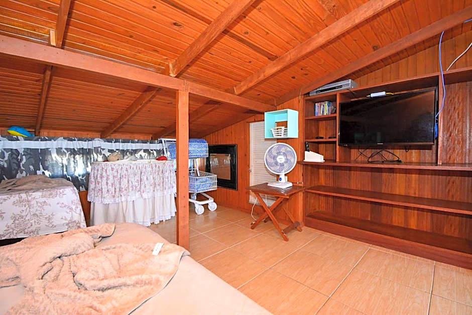 Ampla Casa com Piscina Ponta do Papagaio - PLH005