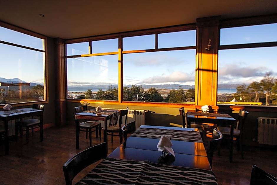Altos Ushuaia Hotel & Resto