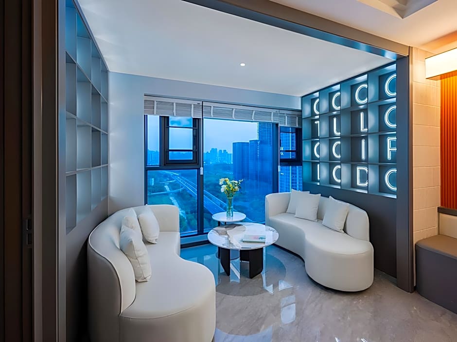 TULIP LODJ Apartment Hotel Wuhan Fanhai CBD Hankou Railway Station