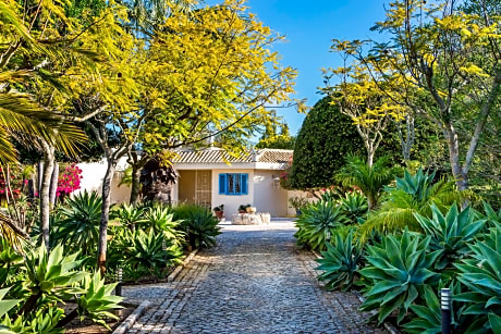 Quinta Azul - Gorgeous Apartment with Pool & Private Terrace