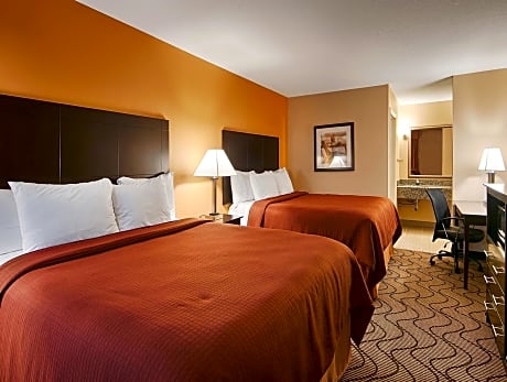 2 QUEEN BEDS,NSMK,FLTSCTV,MICRFG,HISPD,COFMKR,HAIR,FULL BREAKFAST