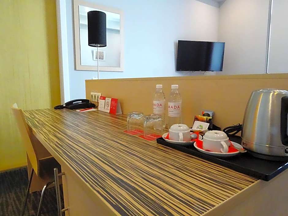 Photo 1 of 5 of Budget King Room - Non-Smoking