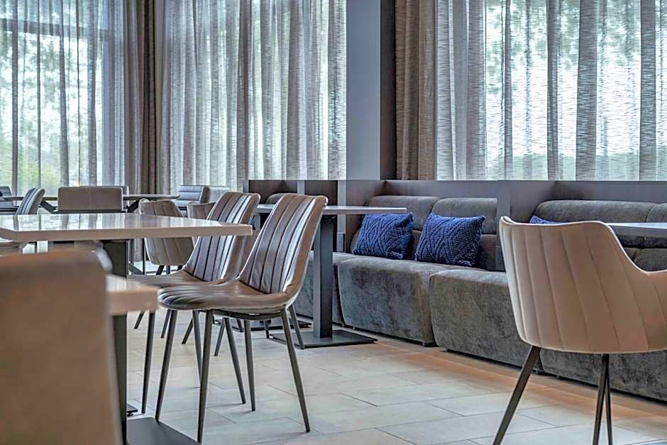 Holiday Inn Express Boston Logan Airport - Revere By IHG