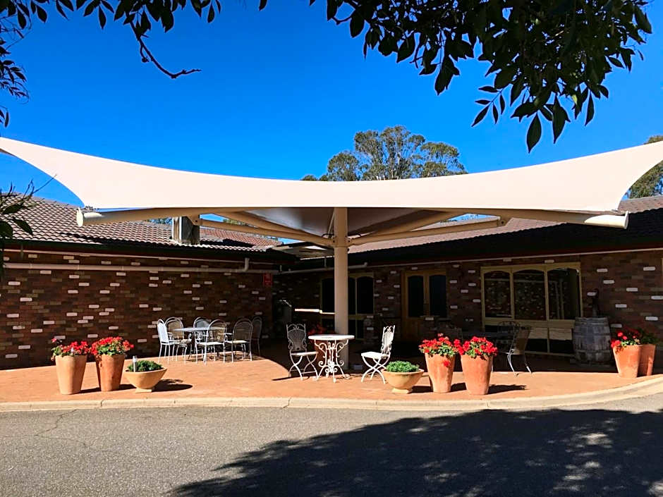 Quality Inn Carriage House