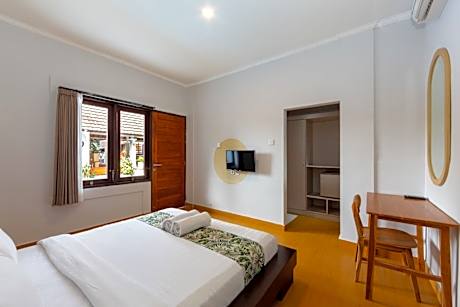 Superior Double Pool View