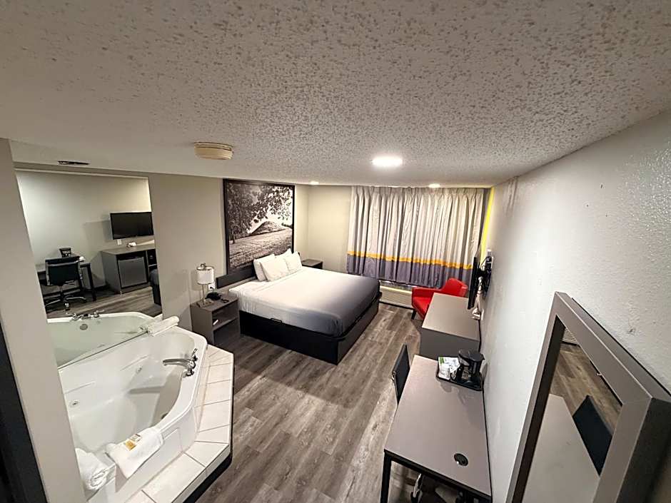 Super 8 by Wyndham Macomb