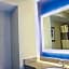 La Quinta Inn & Suites by Wyndham NE Long Beach/Cypress