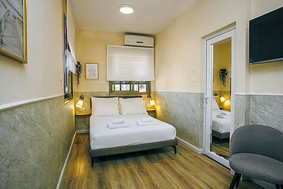 Domus Bat Galim Hotel