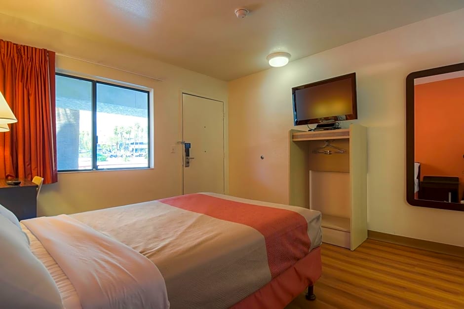 Motel 6-Palm Springs, CA - Downtown