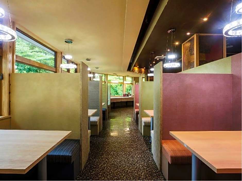 Yufuin Bessou Shikisai Hotel