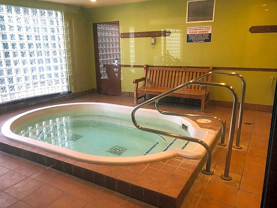 Town Plaza Suites by Golden Dreams