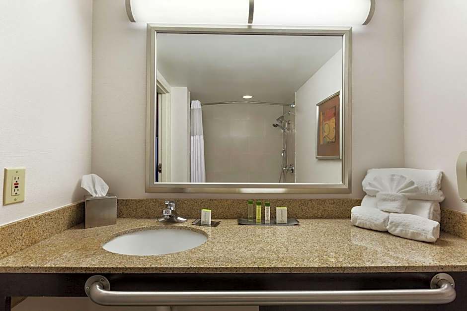 DoubleTree By Hilton Hotel Detroit-Dearborn