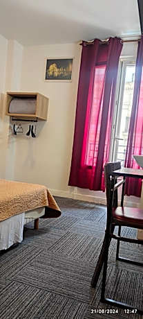 Standard Double Room with Shared Bathroom and Toilet