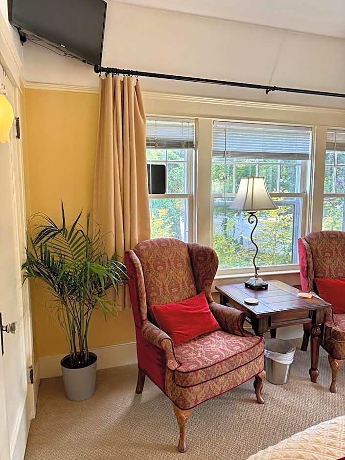 Bayberry Inn B&B and Oregon Wellness Retreat